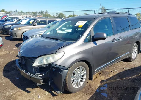 2013 Toyota Sienna Xle V6 8 Passenger из США, поврежденный, VIN 5TDYK3DC2DS388953